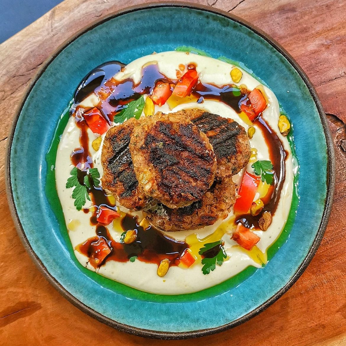 קבב טבעוני של שעועית ואורז