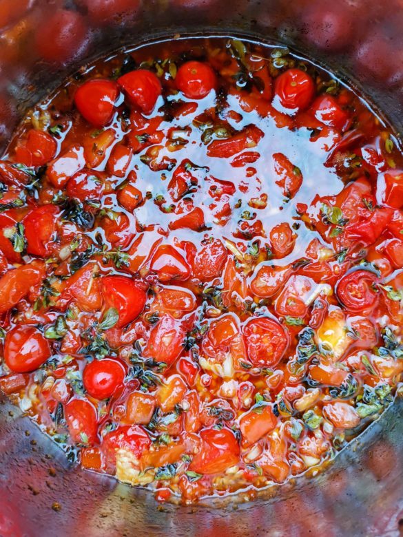 קנלוני במילוי ראגו ברוטב עגבניות