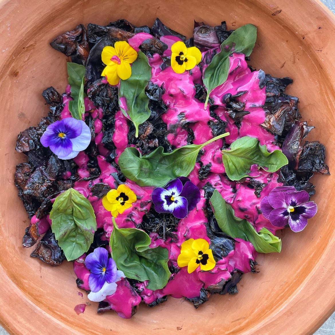 כרוב סגול צלוי על טחינה