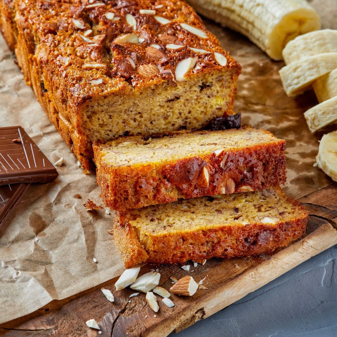 עוגת בננות, שוקולד ושקדים מקמח כוסמין מלא